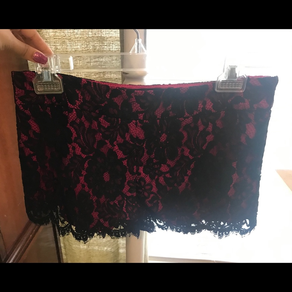 Cute hip lace shorts